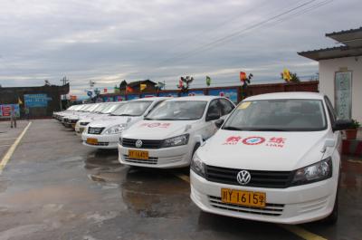 全新教練車